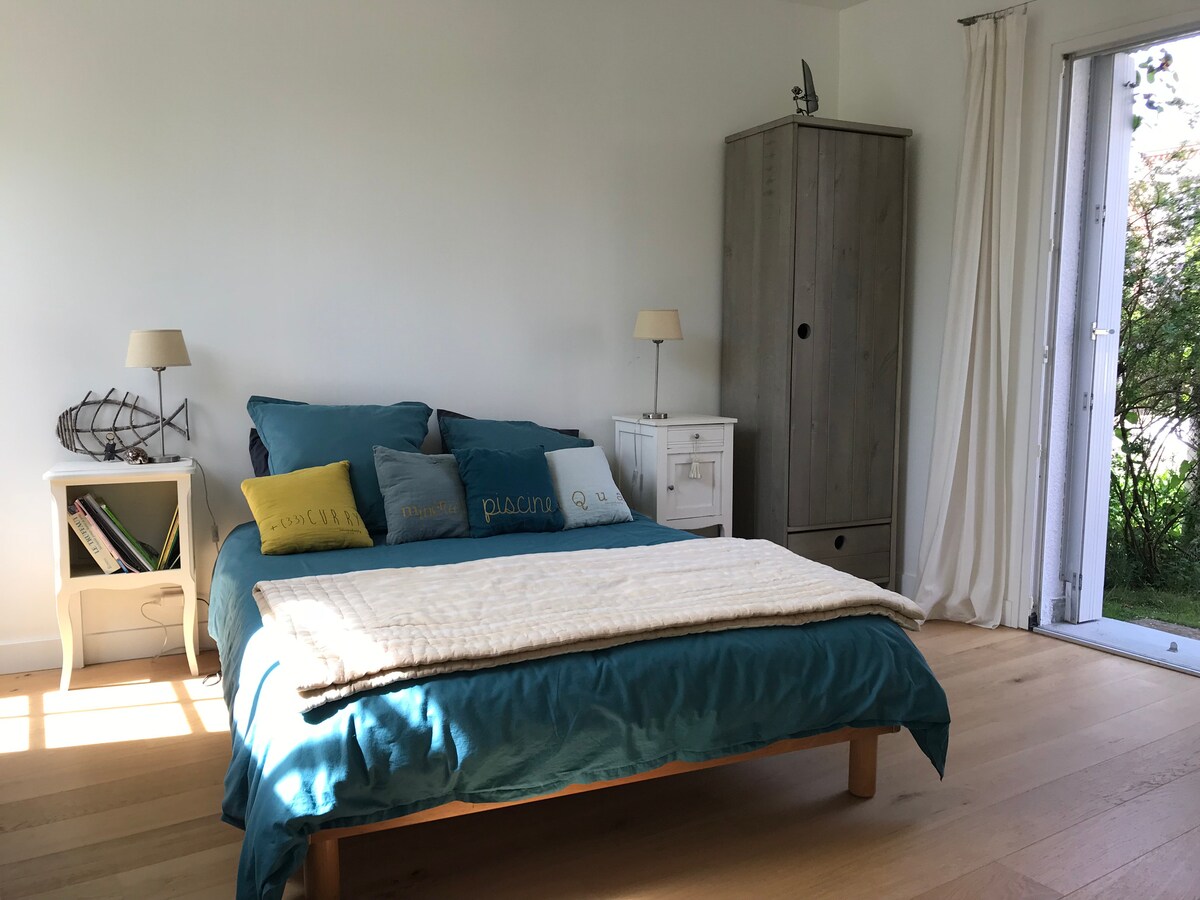 jednopodlažný hlavný apartmán s 160 x 200 lôžkami a sprchovacím kútom