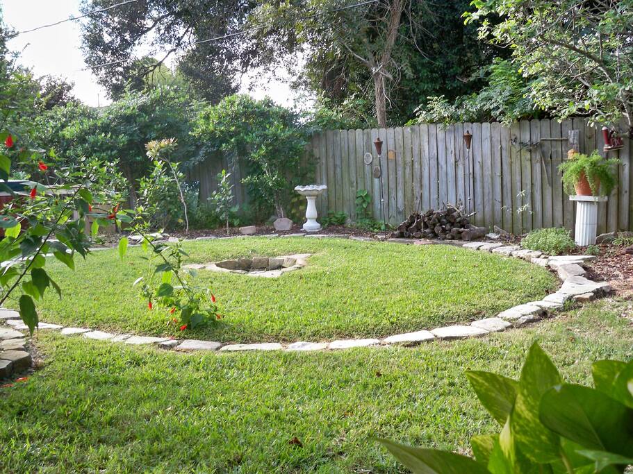 Do You like camp fires? Hear is the fire pit complete with dancing circle
!