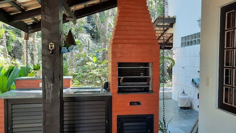 Airbnb em destaque: Comfortable cottage in front of Boiçucanga beach em São Sebastião