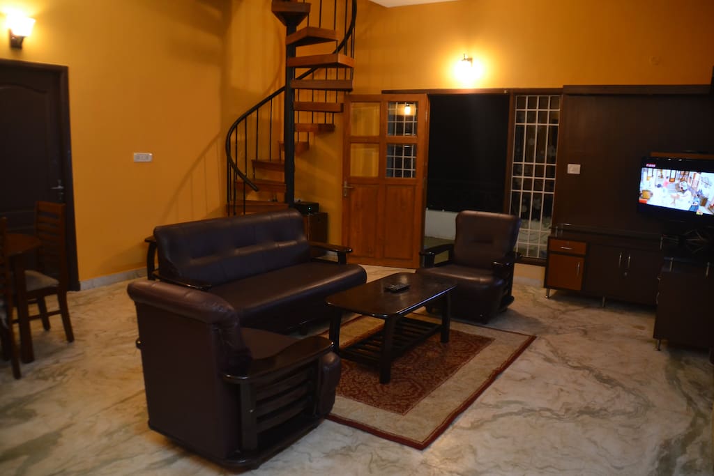 LIVING ROOM 2