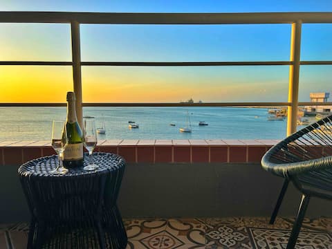Top Airbnb: New and modern apartment on the seafront of Fortaleza em Cais Do Porto