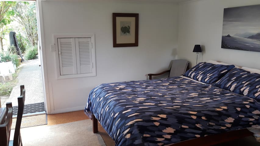 Private studio in Island Bay