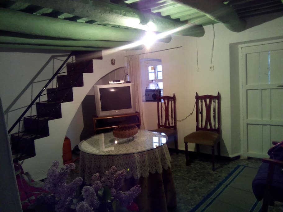 Salón y acceso a dos dormitorios