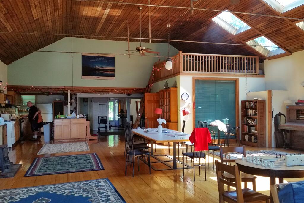 This is bdrm behind glass. also loft above 2 beds