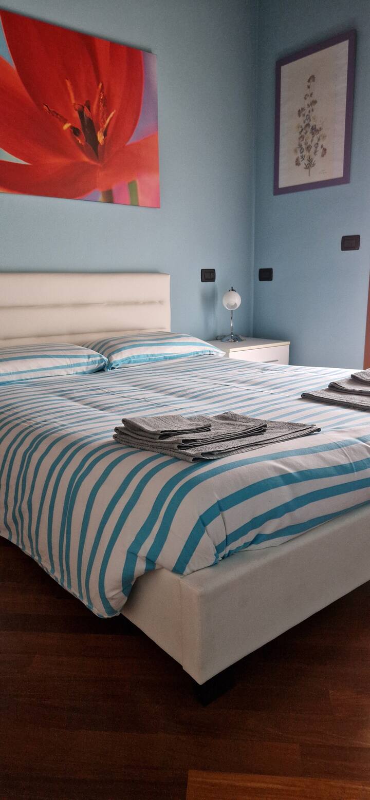 Seconda camera con letto matrimoniale francese