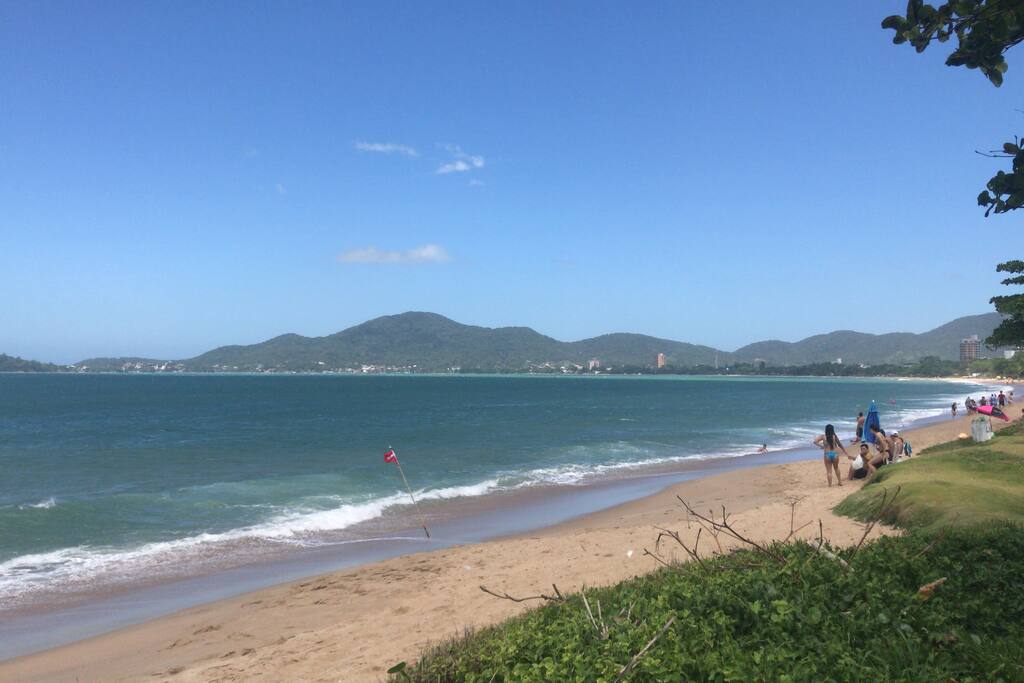 Praia em frente de casa