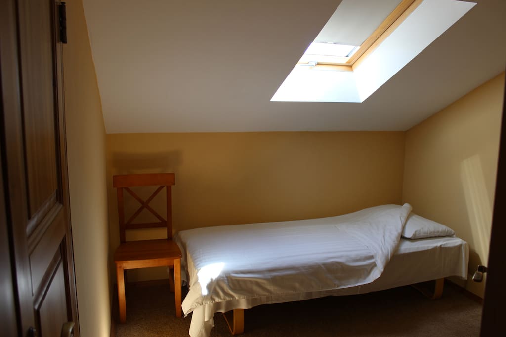 The smallest bedroom with 1 or 2 single beds - for children