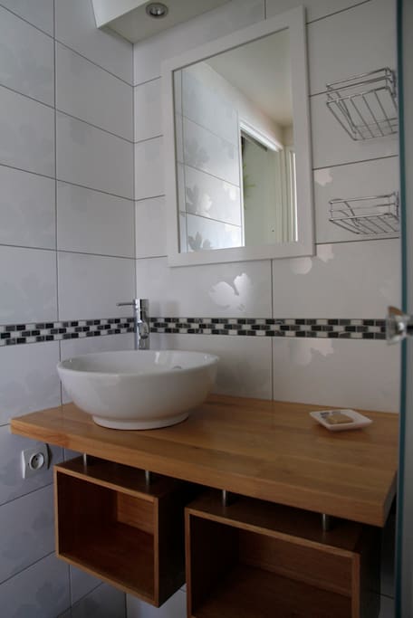 salle d'eau avec douche