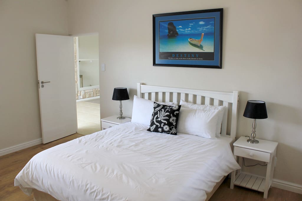 Guest bedroom 2