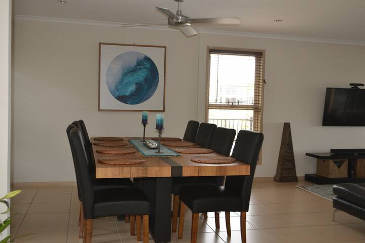 Waterfront Retreat gallery image 3