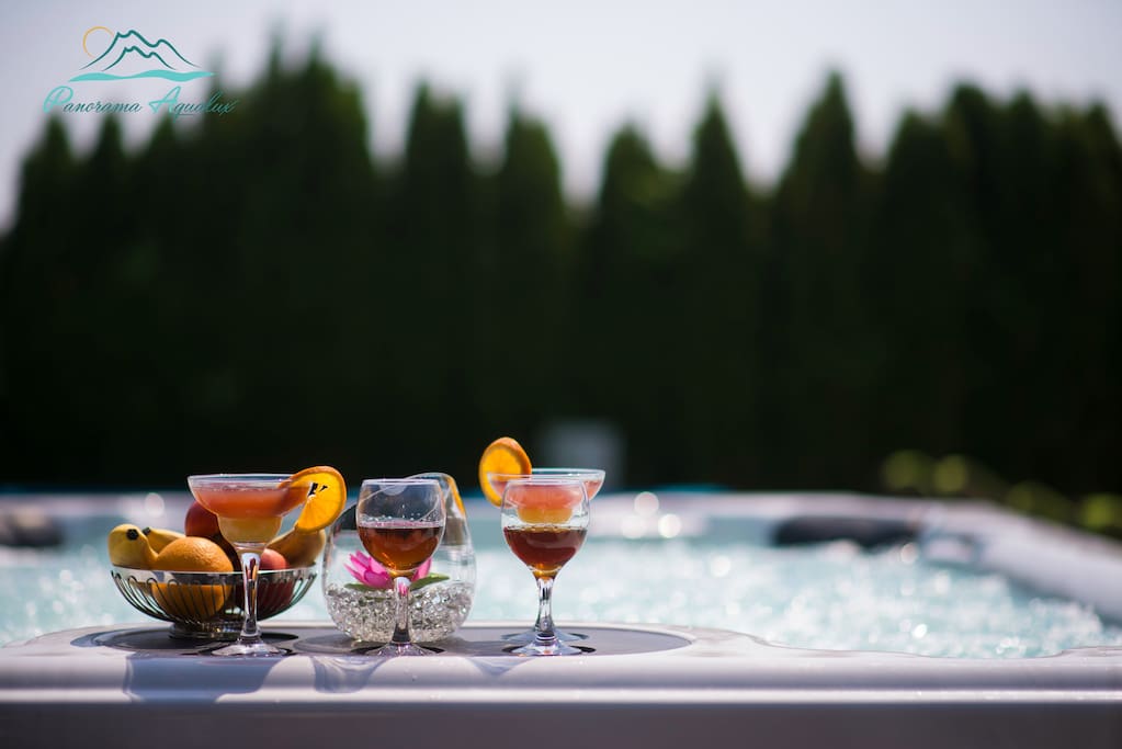 Jacuzzi, cocktails, enjoy, pool, relax