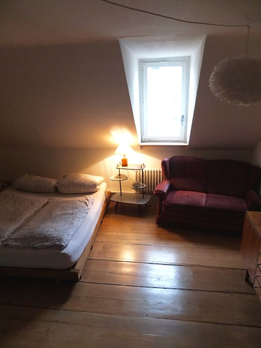 Schlafzimmer 1