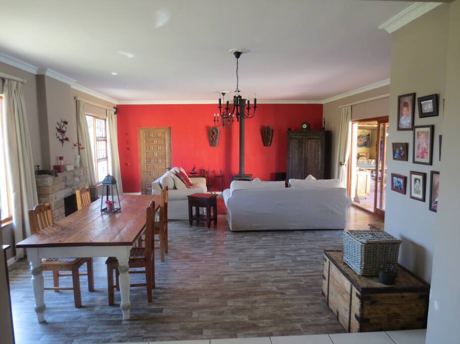 Lounge/dining room from dining room side
