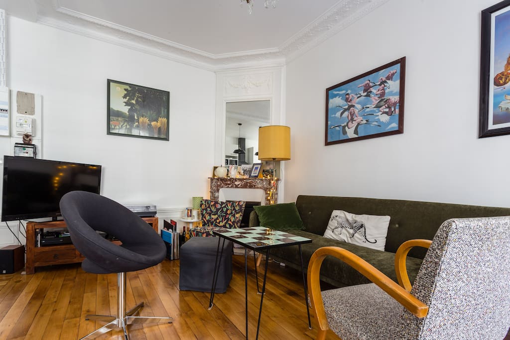 The cosy living room with our convertible sofa (140x200)