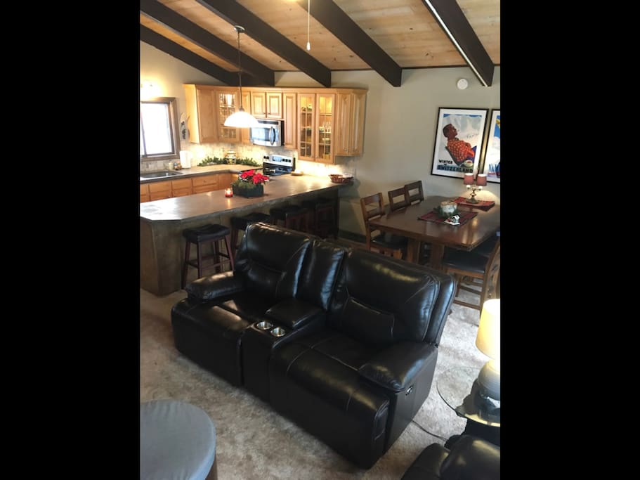 Stylish upgraded Linderhof condo