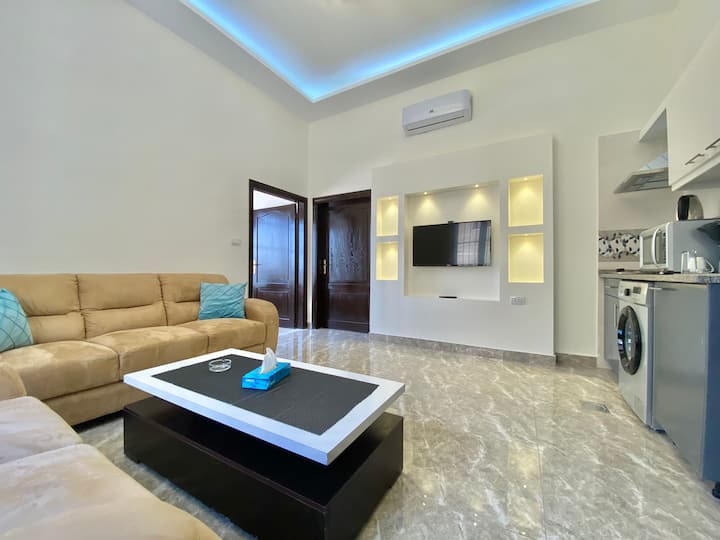 Luxury 3br Apt W/ Private Balcony & Mountain Views - Amman