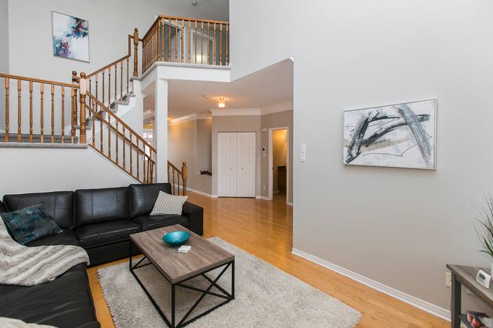 KASHY HOMES-Ravishing 3 story home near DT&Airport gallery image 4