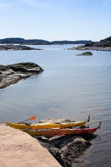 Kayaks pulled up for lunch and a swim