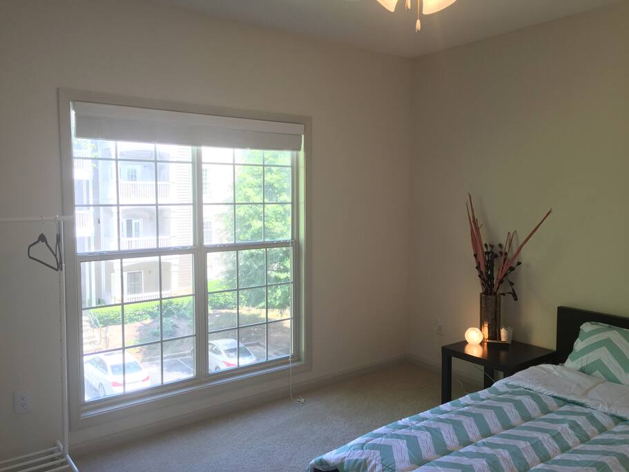 Private room, lots of light!