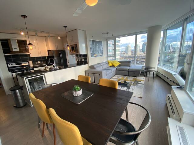 Unbeatable Panoramic Views (downtown,free parking) gallery image 3