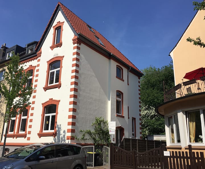 Beautiful flat, prime location of Essen Rüttensch.