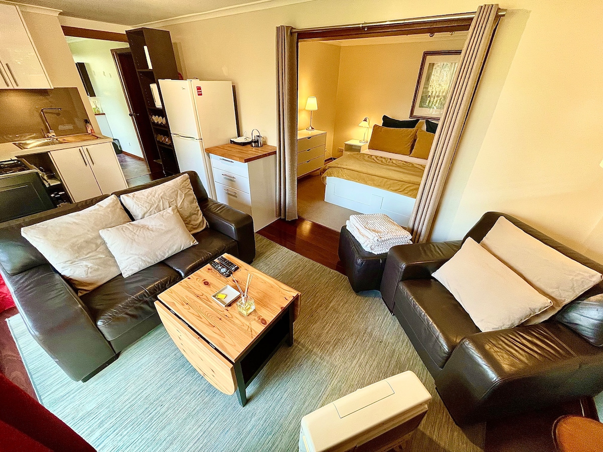 Top performing Airbnb: Leura Bolthole in Leura