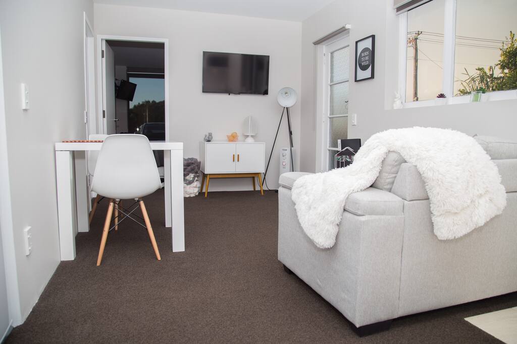 Dinning /lounge /kitchen