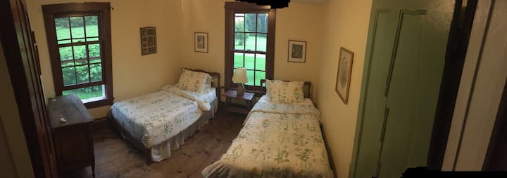 Dhomë gjumi dyshe në katin e parë