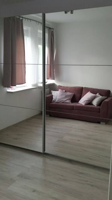 mirror wardrobe