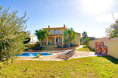 Villa Los Olivos, with pool, for large groups