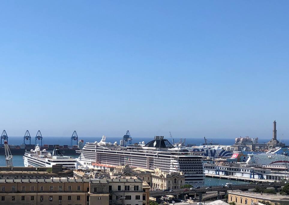 Vista dalla finestra sulla stazione marittima che dista a 10 minuti a piedi