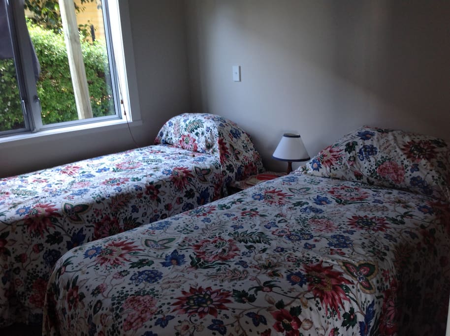 Twin bedroom