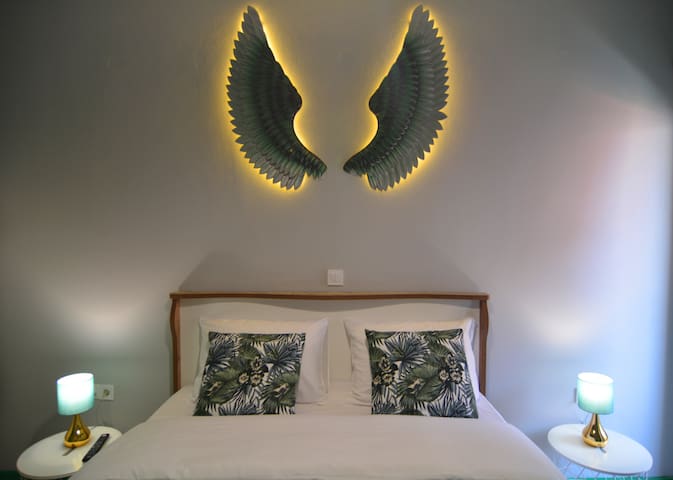 Tiny Green Wings Apartment - Chronos.