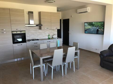 Isca Marina Ocean Front 2nd Floor