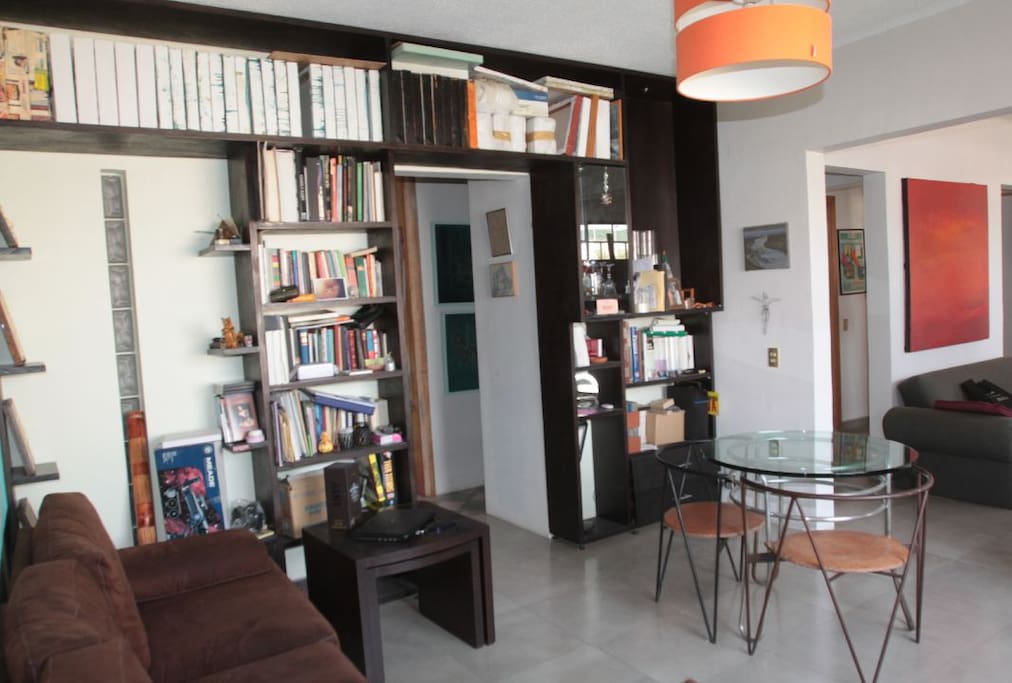 Sala con acceso a la cocina
