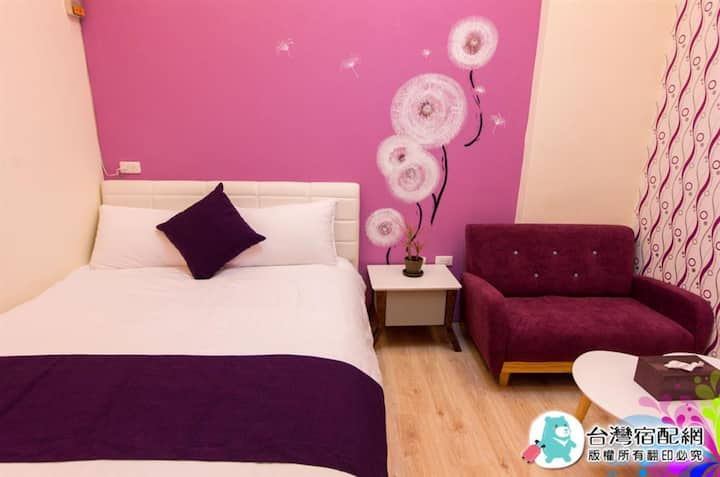 East Shore - Vanilla Purple Room (New Elevator Villa ~ Car Rental, Car Share)