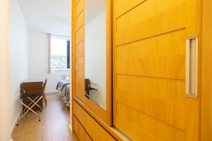 QUARTO 1 /  חדר שינה 1