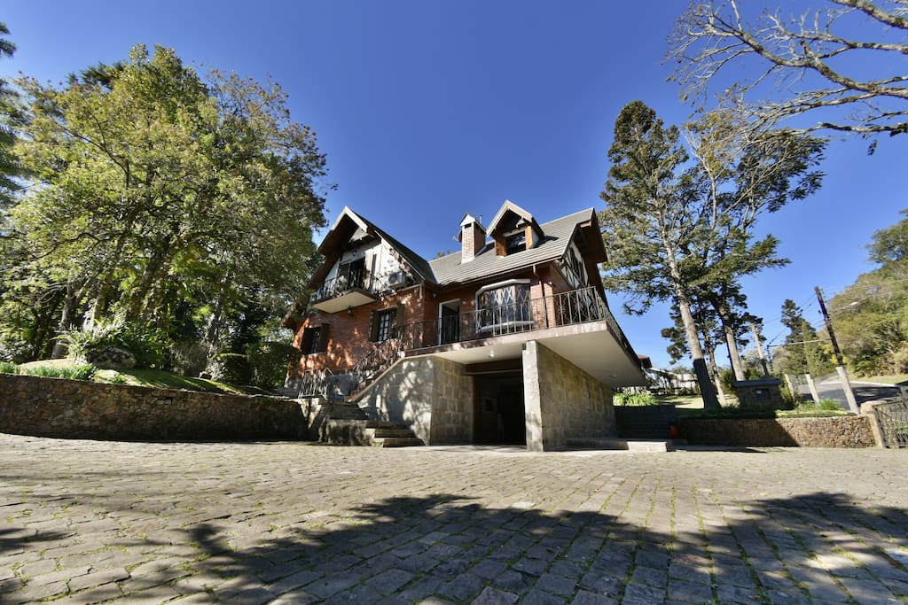 Sua casa em Gramado! Férias inesquecíveis