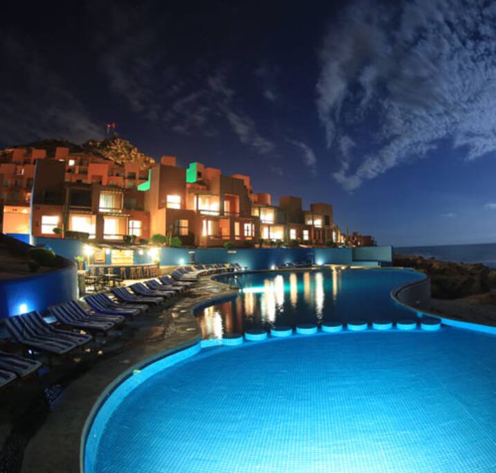 Walking through the resort by night is so peaceful.