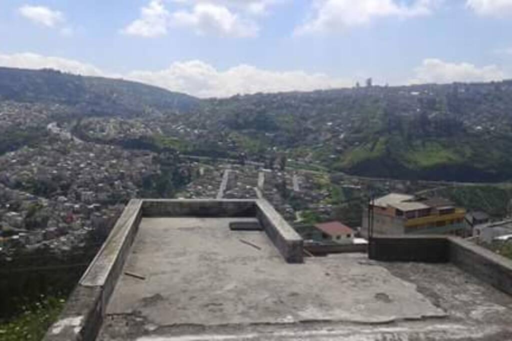 Terraza y vista hacia la salida del sol desde la casa
