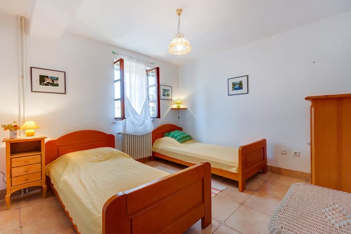 საძინებელი 2