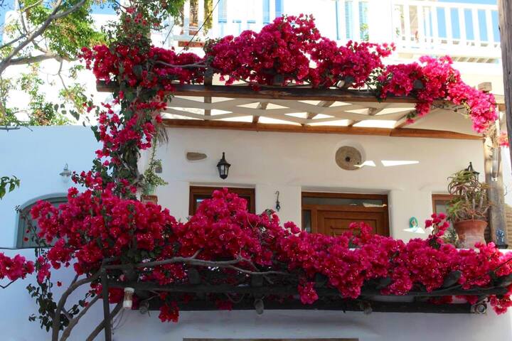 Cycladic House #InTheHeartOfMykonos