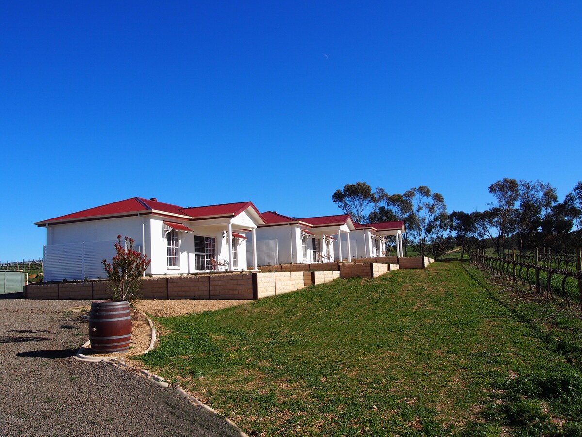 1837 Barossa Luxury Vineyard Cottage. S Australia