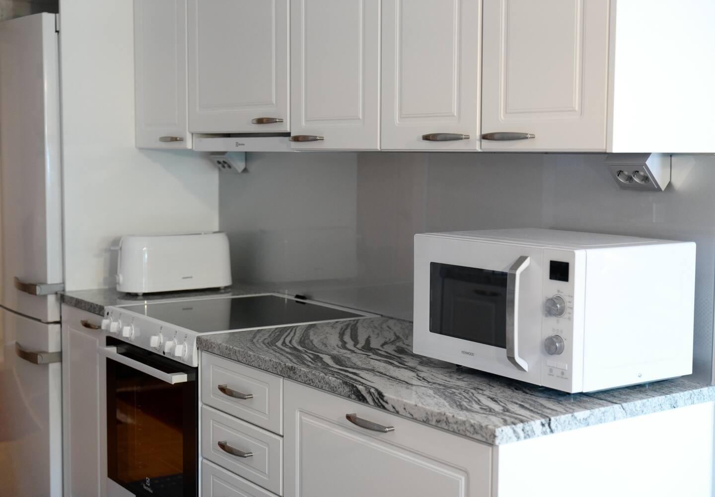 Beautiful Riverfront Apartment 3