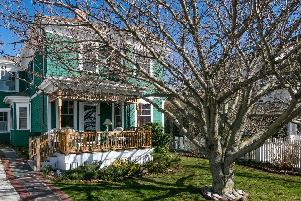 Easy living on this big porch- great for people watching on Commercial Street. And quiet conversation...