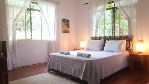 Private, cozy, clean room in residential Tanga
