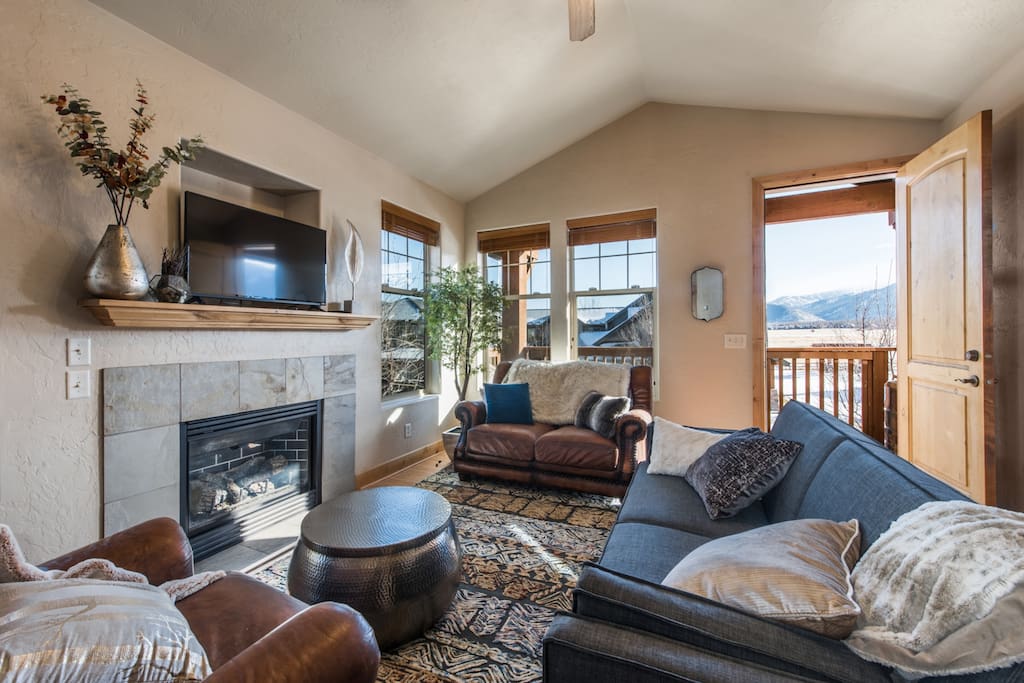 LIVING ROOM WITH FIREPLACE