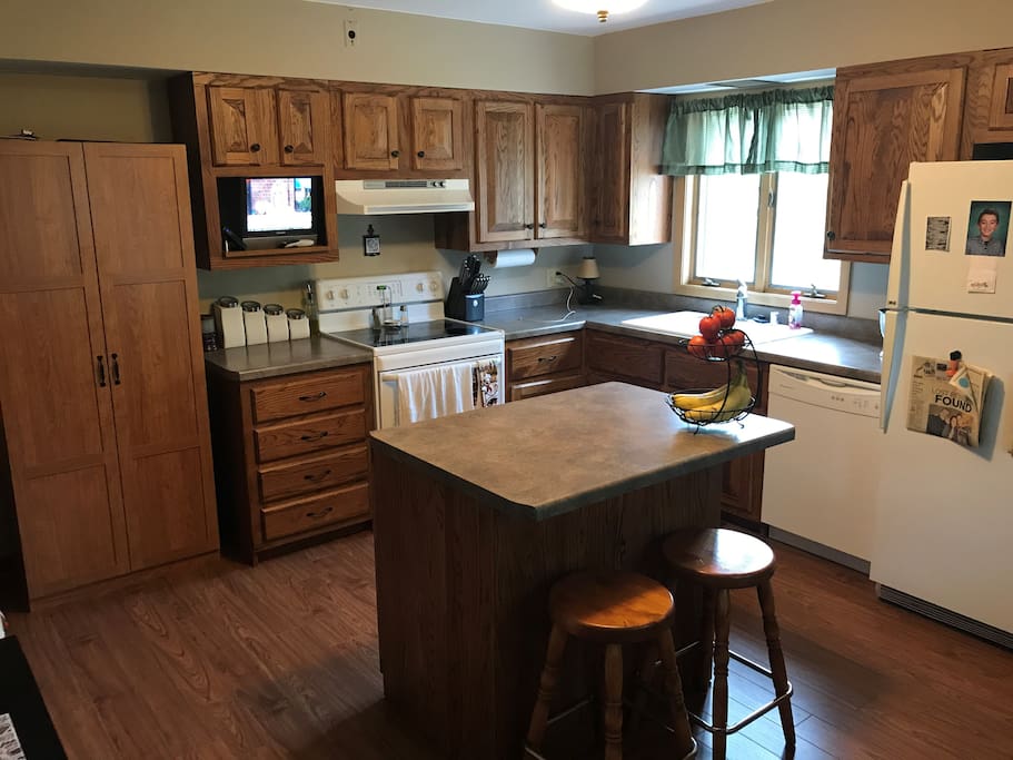 Kitchen - all amenities are included!
