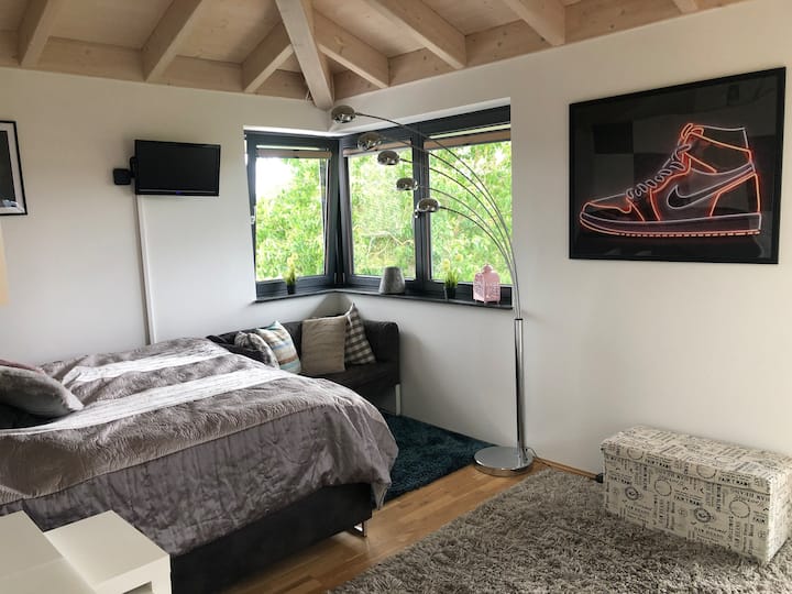 Spavaća soba 2 s oprugama veličine 1,80 x 2,00 m i kaučem na razvlačenje (nije prikazano na slici). 