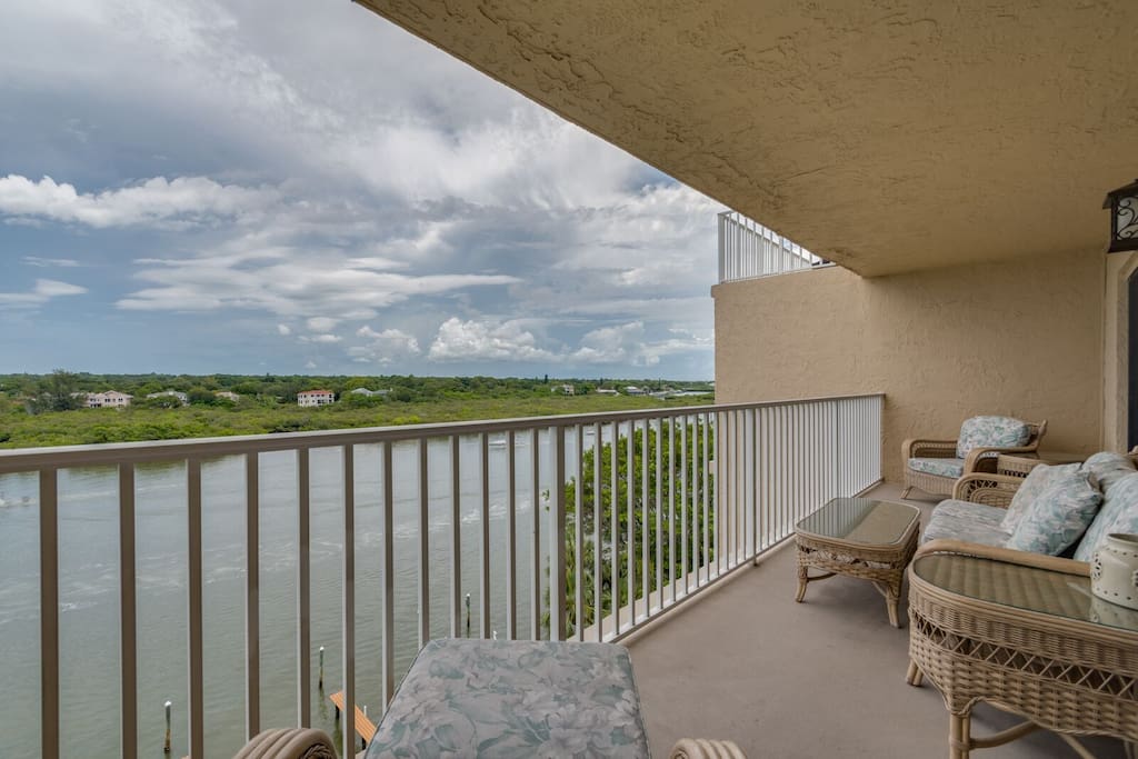 Balcony overlooking the Inter-coastal waterway